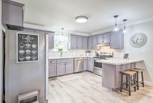 Waterfront Lake Sinclair Home With Boat Dock!