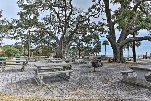 Apartamento St Simons Condo With Amenities, Drive To Beach