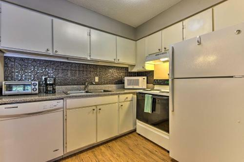 Apartamento St Simons Condo With Amenities, Drive To Beach