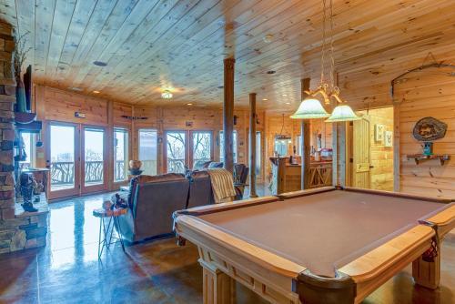 Cinnamon Bear Lodge