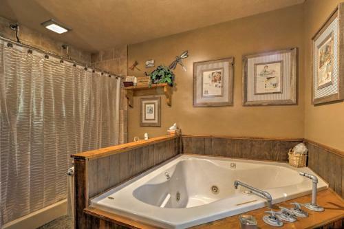 Cozy Pine Mountain Cabin With Screened Porch And Yard!