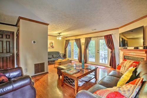 Berkmar Place With Deck Short Drive To Atlanta