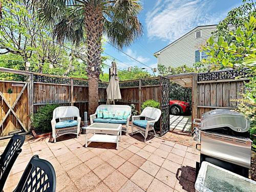 Classic Charmer With Luxe Interior - Amazing Locale! Home