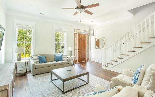 513 Liberty Main By Lucky Savannah