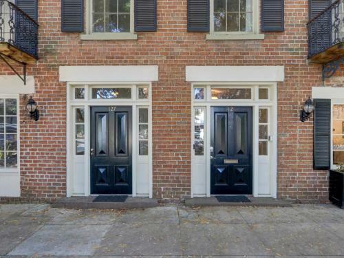 Heated Pool Access Flex Cancelation 3-unit Rental Perfectly In Historic District