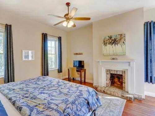 Heated Pool Access Flex Cancelation 3-unit Rental Perfectly In Historic District