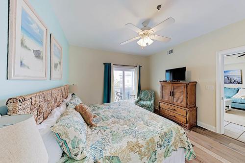 Apartamento New Listing! Beachside Villa With Bay Views & Pool Condo