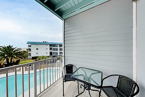 Apartamento New Listing! Beachside Villa With Bay Views & Pool Condo