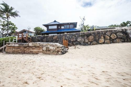 Blue Mahina At Sunset Beach Home