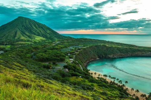 Blue Mahina At Sunset Beach Home