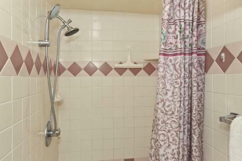 Waikiki Park Heights #1511
