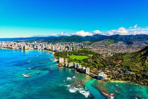 Hawaiian Monarch - Ocean-view Corner Unit With Pool Hotel Room