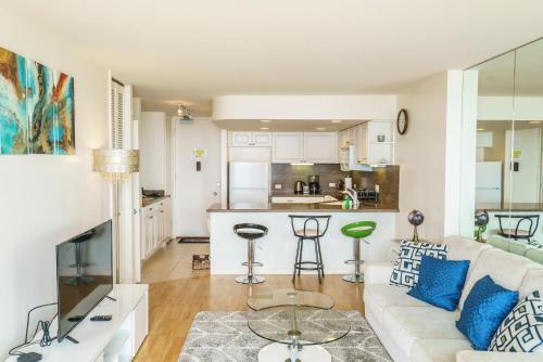 Ilikai Marina Condo (im692)