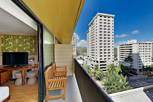 Aqua Bamboo - Ocean-view Balcony - Pool & Spa Hotel Room