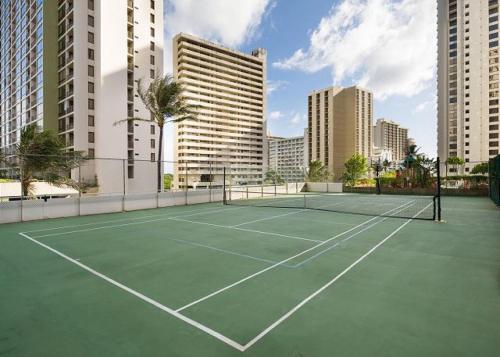 Waikiki Banyan T-1 Wb14
