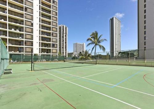 Waikiki Banyan T-1 Wb14