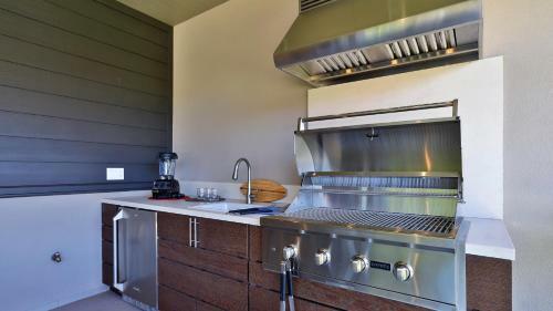 Maui Westside Presents: Luana Garden Villas 14d