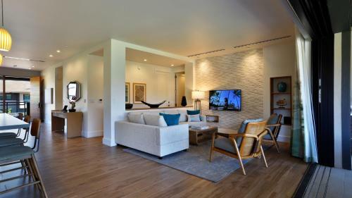 Maui Westside Presents: Luana Garden Villas 14d
