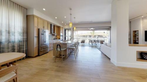 Maui Westside Presents: Luana Garden Villas 14d