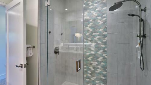 Maui Westside Presents: Luana Garden Villas 14d