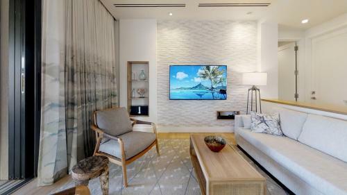 Maui Westside Presents: Luana Garden Villas 14d