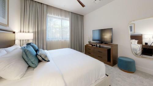 Maui Westside Presents: Luana Garden Villas 14d