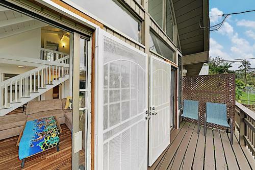 New Listing! Remodeled A-frame With Deck & Balcony Home