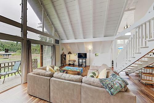 New Listing! Remodeled A-frame With Deck & Balcony Home