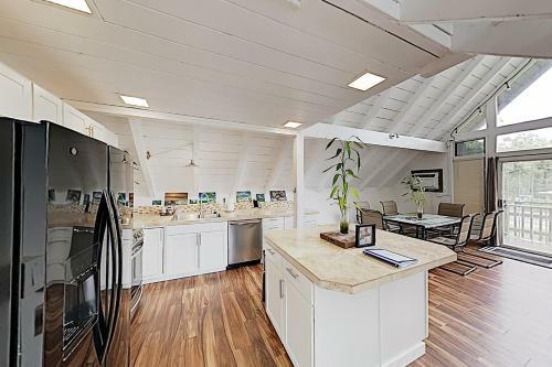 New Listing! Remodeled A-frame With Deck & Balcony Home