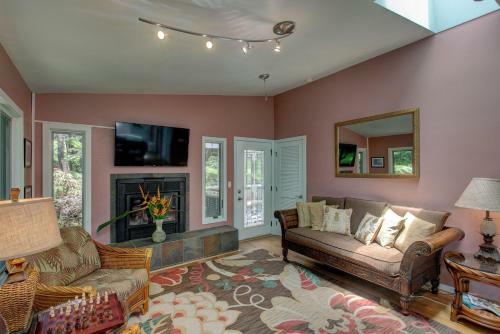 Liko Lehua Cottage Home