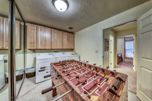Crown Point Hideaway