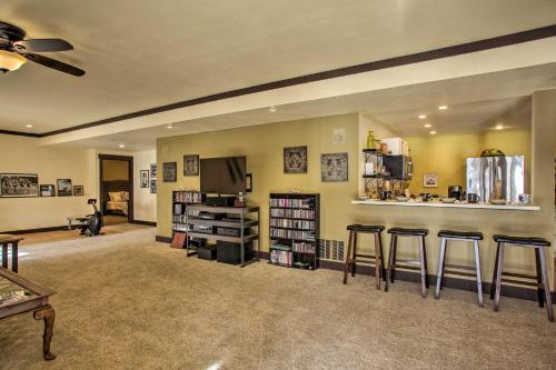 Lake-view Apartment With Patio And Gym Access!