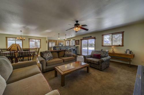 Lakefront Escape By Casago Mccall - Donerightmanagement