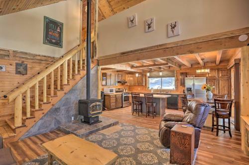 Peaceful Garden Valley Cabin With Private Deck!