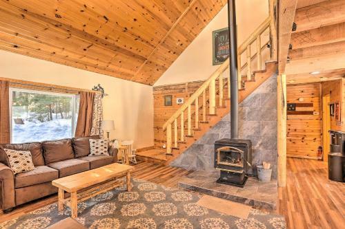 Peaceful Garden Valley Cabin With Private Deck!