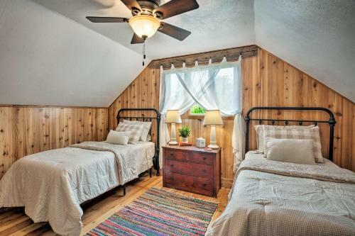 Farmhouse In Country Setting 5 Mi To Gravity Hill!