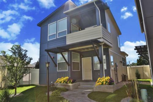 Villa Stunning Garden City Getaway
