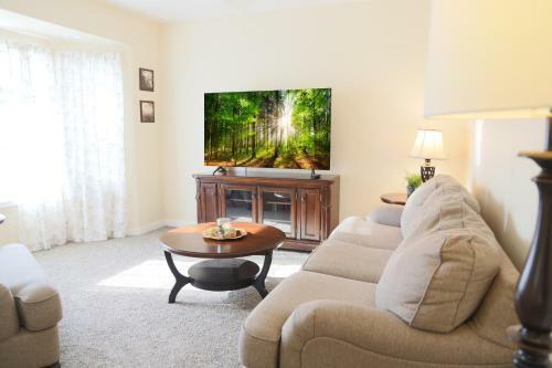 Luxury In Eagle Near Boise