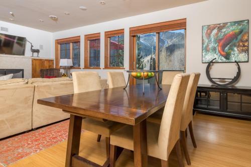 The Nest At Westridge