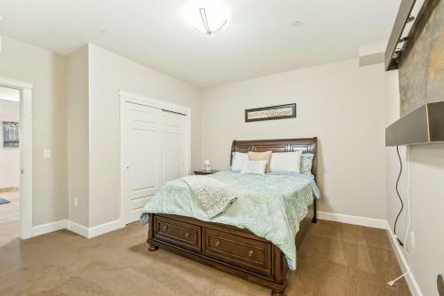 Exclusive Seasons At Sandpoint Townhome