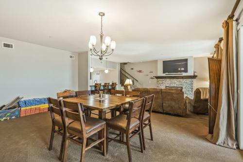 Exclusive Seasons At Sandpoint Townhome