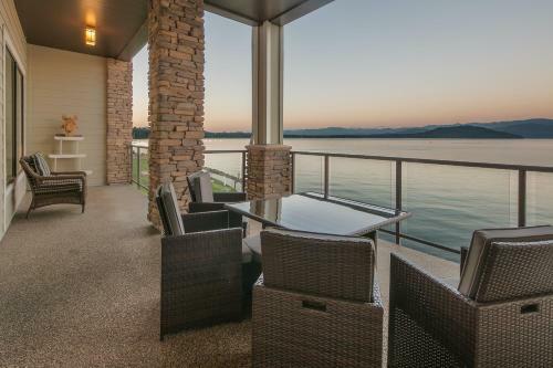 Exclusive Seasons At Sandpoint Townhome
