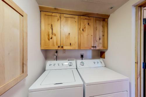 Elkhorn Springs Getaway