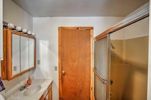 Cozy Worley Cabin With Lake Access And Gas Grill!