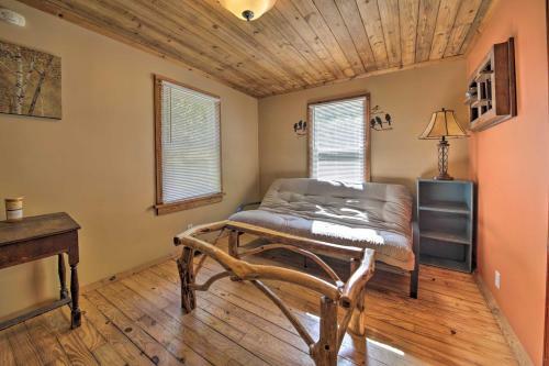 Carbondale Cottage With Fire Pit - 3 Mi To Siu!