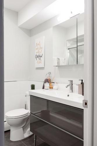 Apartamento Inviting Stylish Home With Covered Patio