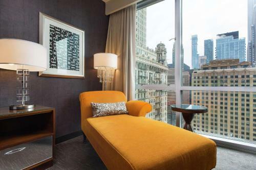 Hotel Thewit Chicago By Suiteness