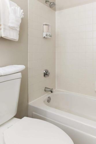 Apartamento 2br Navy Pier Loft With Pool, Gym & Views By Envitae