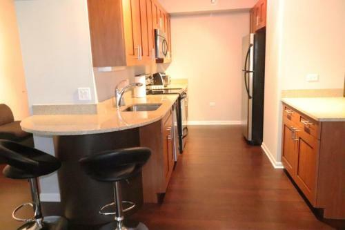 Apartamento Had A Pleasant Visit On Dch 215 West Washington