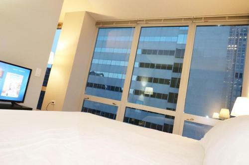 Apartamento Had A Pleasant Visit On Dch 215 West Washington